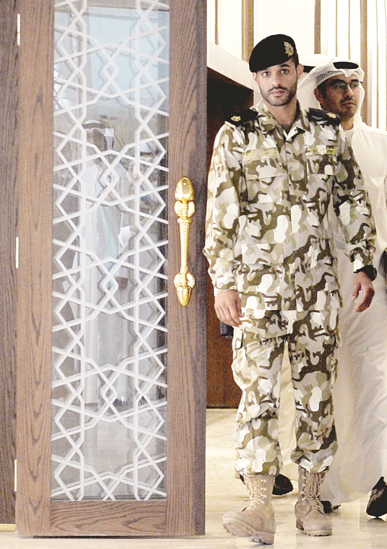 u0627u0644u0645u0637u0648u0639 ... u0625u0644u0649 u0627u0644u0623u0645u0627u0645 u0633u0631