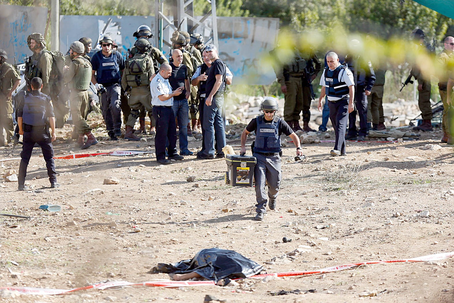 u0639u0646u0627u0635u0631 u0645u0646 u0627u0644u0634u0631u0637u0629 u0627u0644u0625u0633u0631u0627u0626u064au0644u064au0629 u0642u0631u0628 u062cu062bu0629 u0641u0644u0633u0637u064au0646u064a u0642u062au0644 u0628u0631u0635u0627u0635 u062cu0646u0648u062f u0641u064a u0627u0644u0636u0641u0629 ( u0627 u0628)