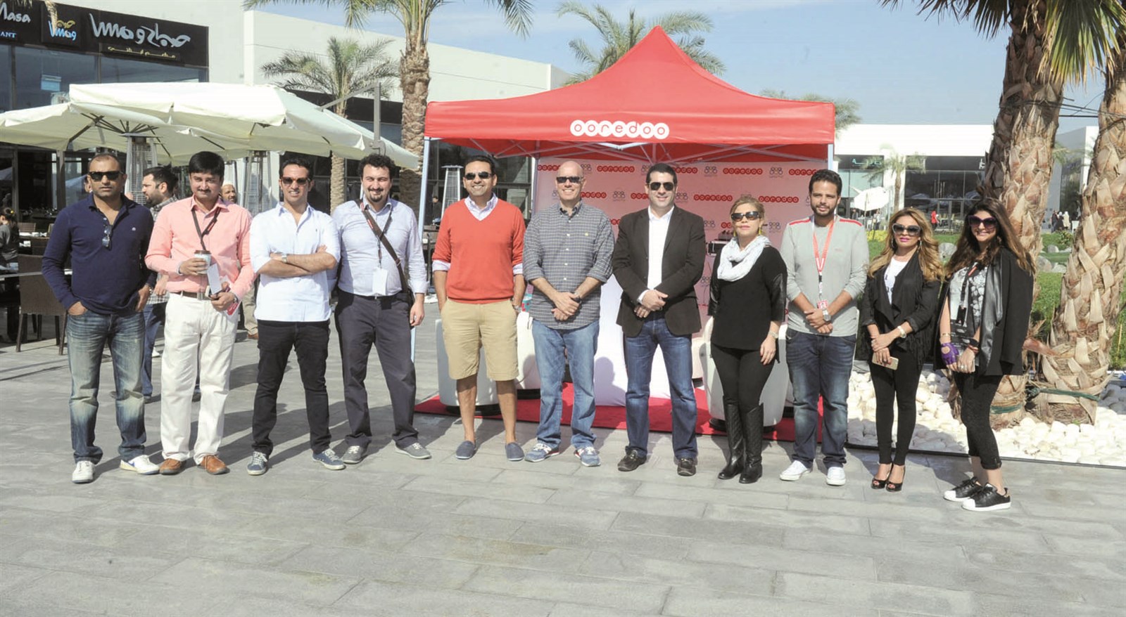 u0627u0644u0623u064au0648u0628 u0648u0641u0631u064au0642 u0627u0644u0634u0631u0643u0629 u0645u0639 u0627u0644u0635u062du0627u0641u064au064au0646 (u062au0635u0648u064au0631 u0632u0643u0631u064au0627 u0639u0637u064au0629)