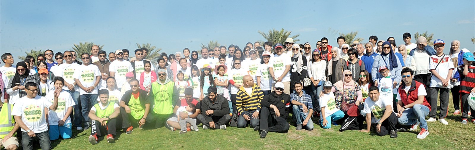 المشاركون في الحملة في صورة تذكارية (تصوير جلال معوض )