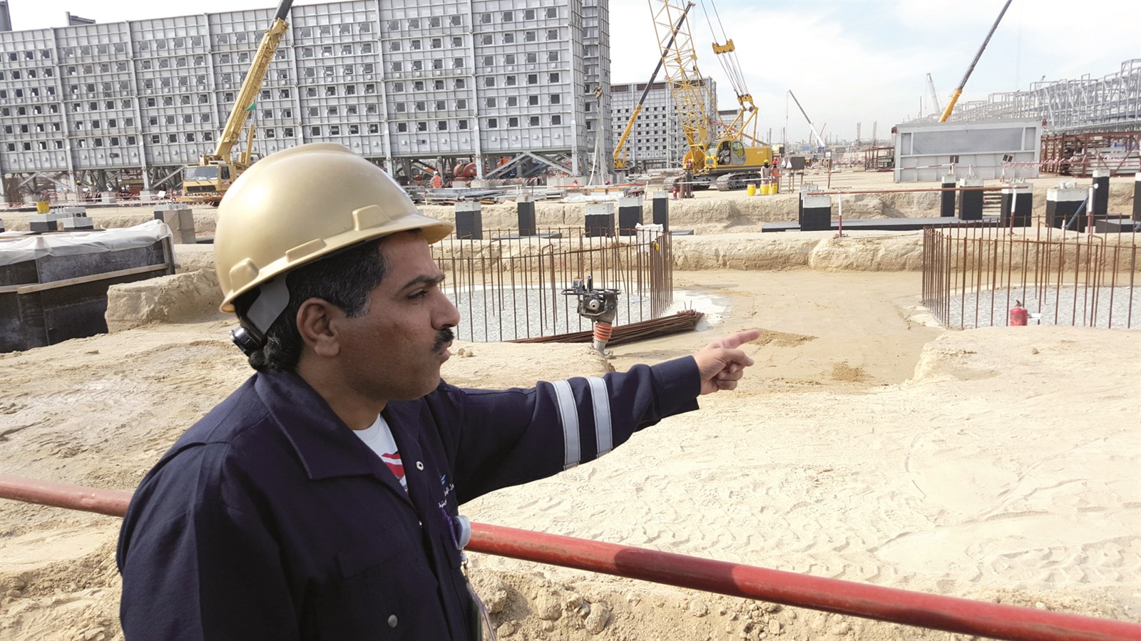 العجمي أمام أكبر مفاعل حراري لاستخلاص الهيدروجين في العالم بسعة 185 مليون قدم مكعبة