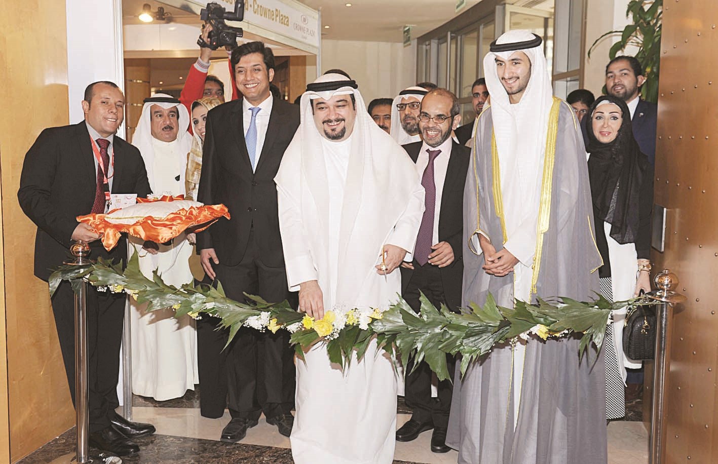 u0627u0644u0639u0628u062fu0627u0644u0647u0627u062fu064a u064au0642u0635 u0634u0631u064au0637 u0627u0641u062au062au0627u062d u0627u0644u0645u0639u0631u0636 u0648u0627u0644u0645u0624u062au0645u0631 (u062au0635u0648u064au0631 u0623u0633u0639u062f u0639u0628u062fu0627u0644u0644u0647)