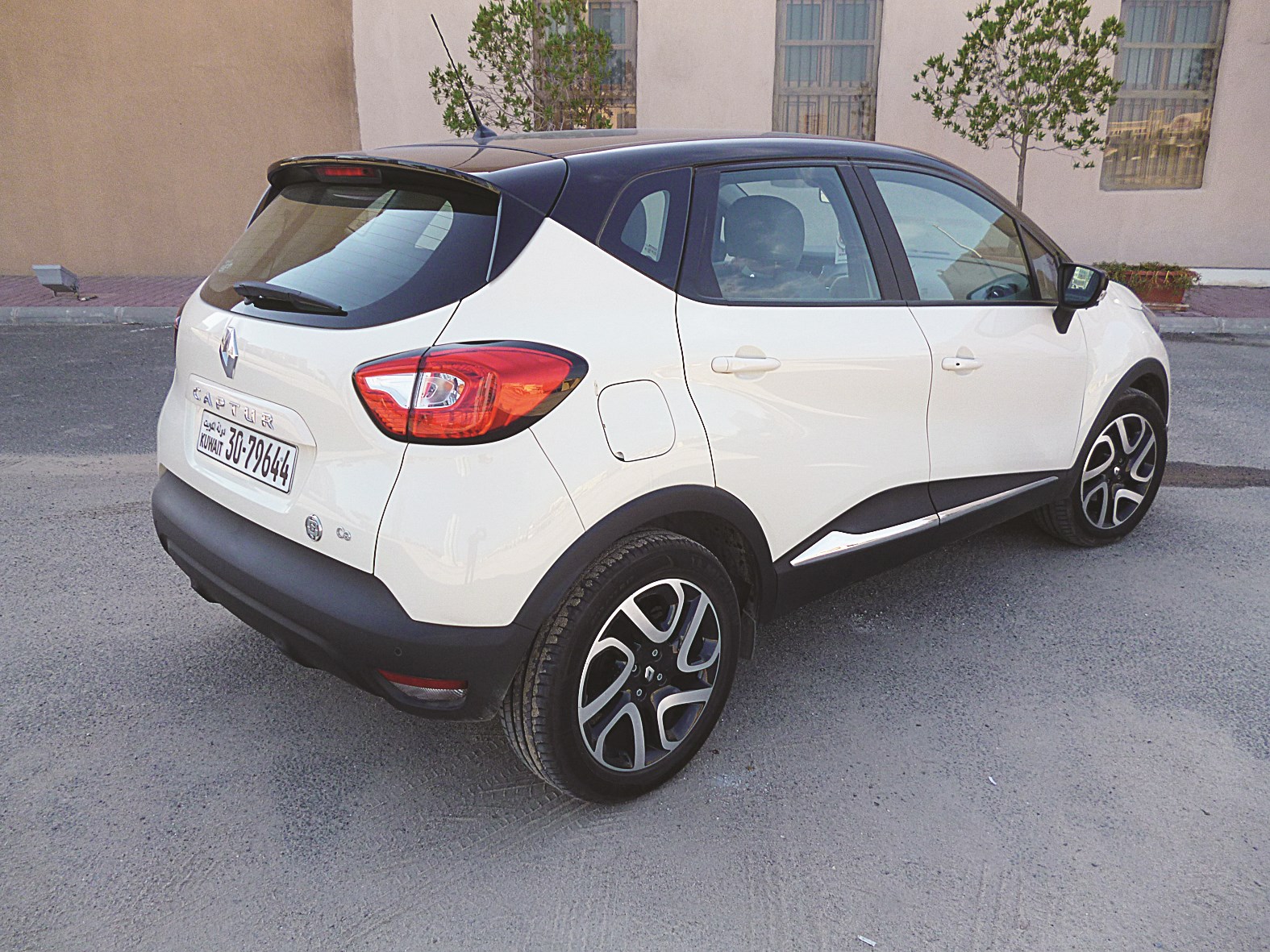 خلفية تتماشى شكلاً مع المقدمة