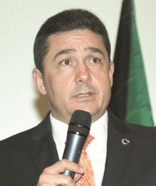 السفير التركي مراد تامير