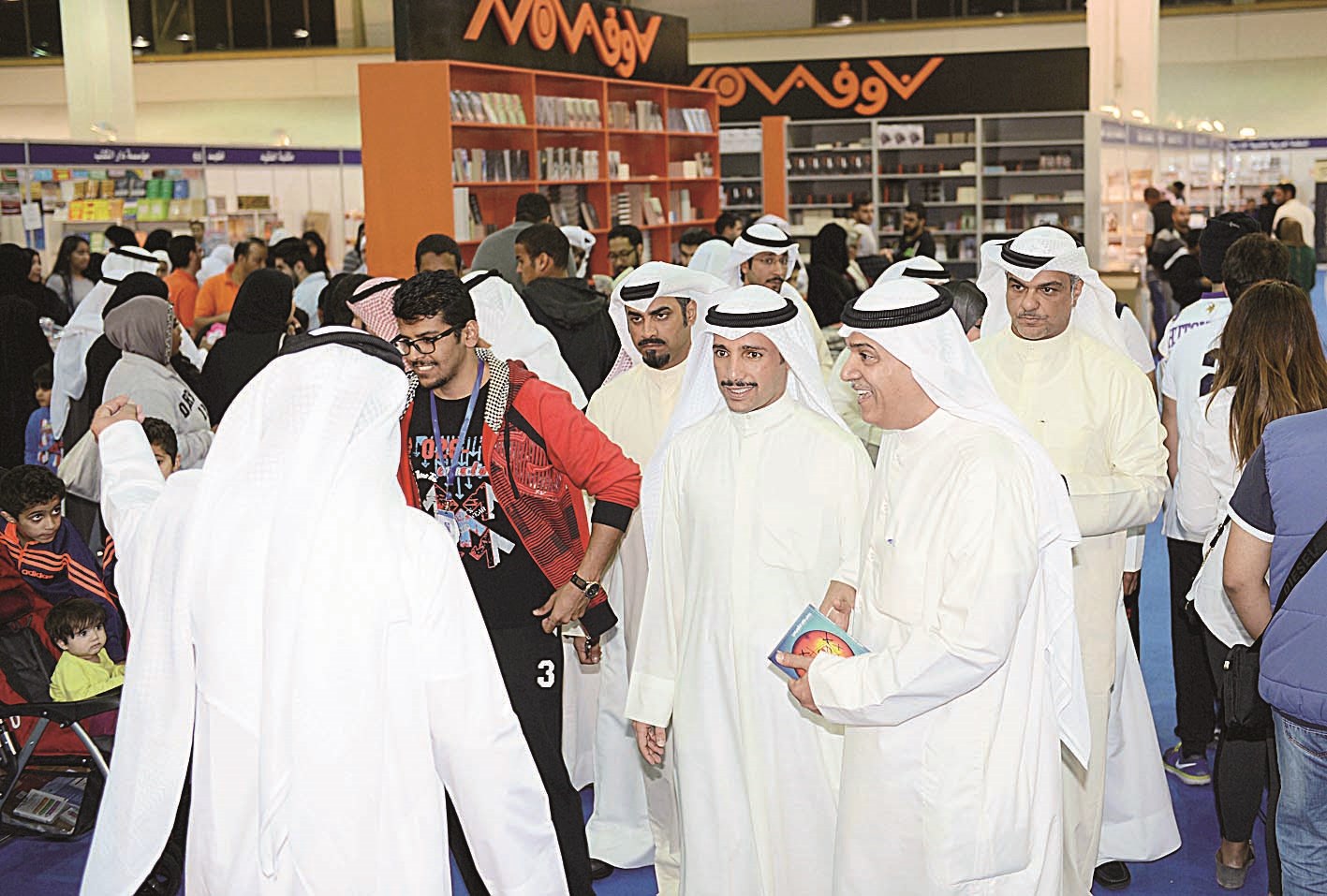 رئيس مجلس الأمة يتفقد دور النشر