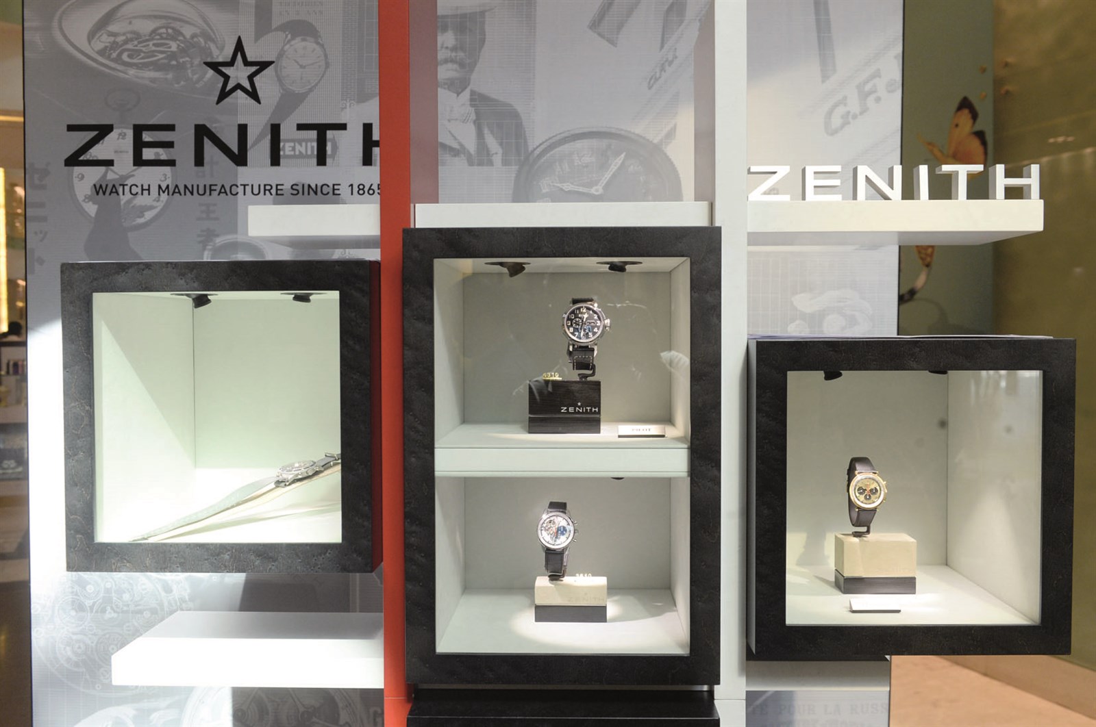تشكيلة من ساعات «ZENITH» في المعرض