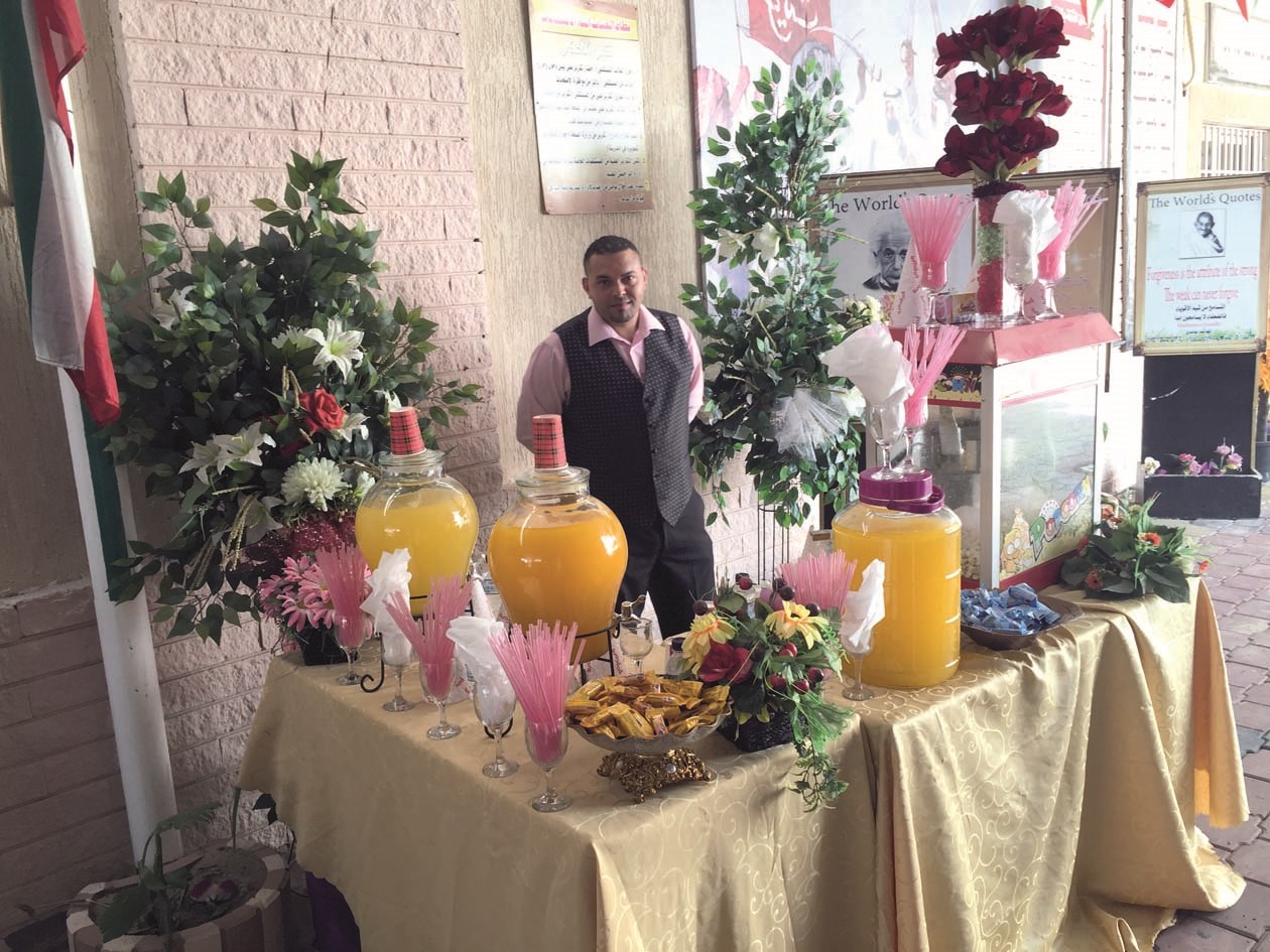 العصائر في الاحتفالات... بذخ أم كرم؟