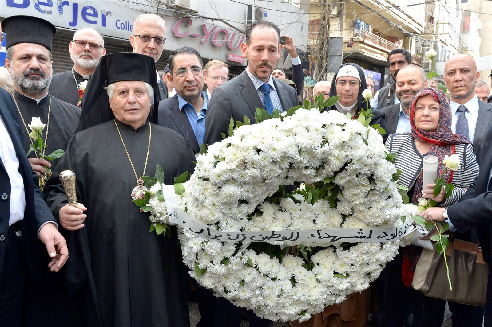 u0646u0627u0634u0637u0648u0646 u0648u0631u062cu0627u0644 u062fu064au0646 u0648u0631u0627u0647u0628u0629 u064au062au0648u0633u0637u0647u0645 u0648u0632u064au0631 u0627u0644u0632u0631u0627u0639u0629 u062du0633u064au0646 u0627u0644u062du0627u062c u062du0633u0646 u064au0636u0639u0648u0646 u0625u0643u0644u064au0644u0627u064b u0645u0646 u0627u0644u0632u0647u0631 u0641u064a u0645u0643u0627u0646 u0627u0644u0639u0645u0644u064au062au064au0646 u0627u0644u0627u0646u062au062du0627u0631u064au062au064au0646 u0641u064a u0628u0631u062c u0627u0644u0628u0631u0627u062cu0646u0629 u0641u064a u0628u064au0631u0648u062a u0623u0645u0633  (u062f u0628 u0627)