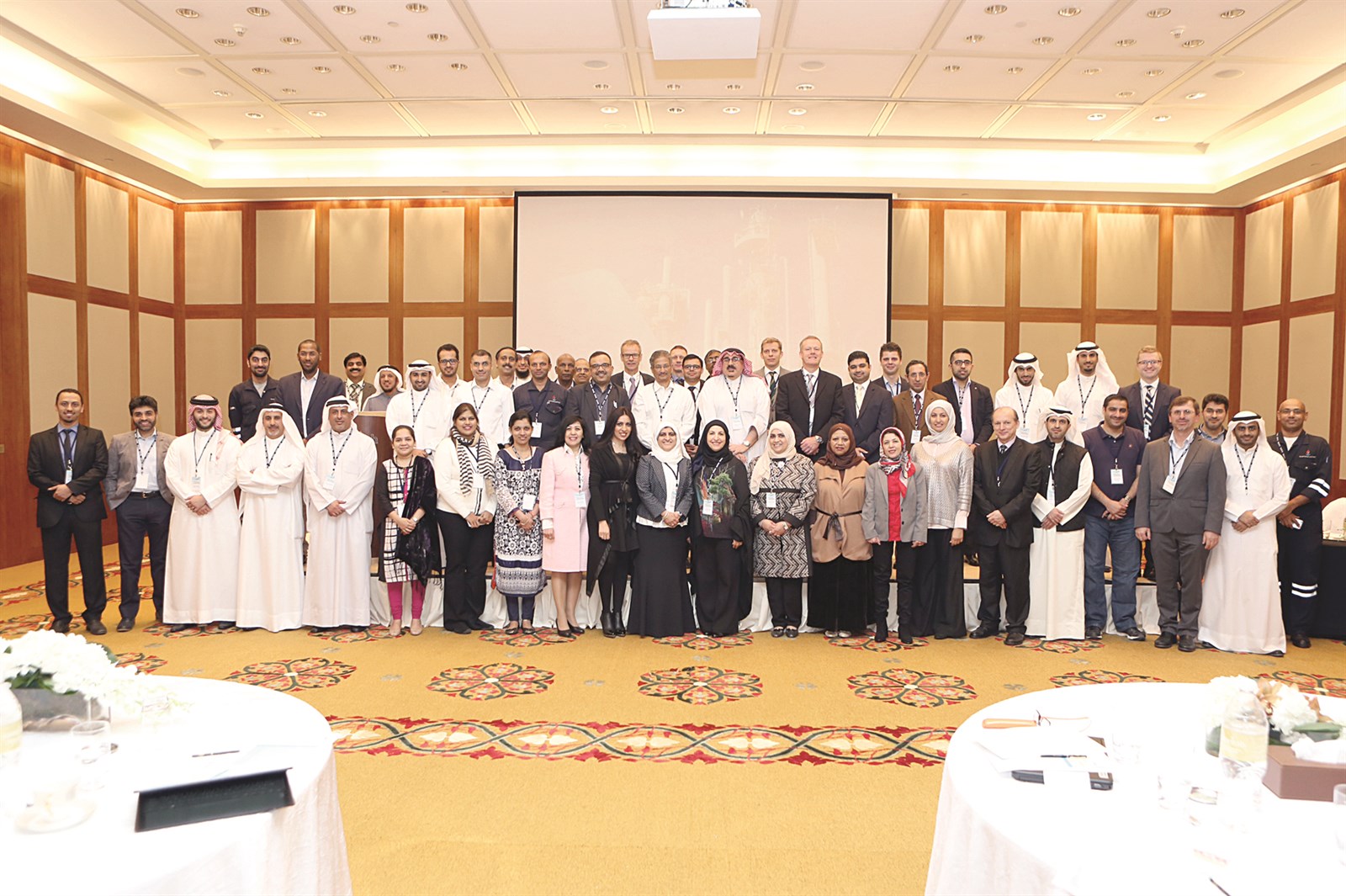 u0627u0644u062cu064au0645u0627u0632 u0645u062au0648u0633u0651u0637u0627u064b u0627u0644u0645u0634u0627u0631u0643u064au0646 u0641u064a u0627u0644u0646u062fu0648u0629