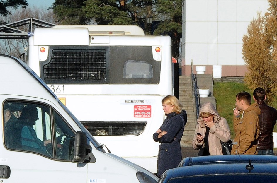 u0627u0645u0631u0623u0629 u0631u0648u0633u064au0629 u062eu0627u0631u062c u0645u0634u0631u062du0629 u0641u064a u0633u0627u0646 u0628u0637u0631u0633u0628u0631u063a u062du064au062b u064au062au0645 u0627u0633u062au0642u0628u0627u0644 u0636u062du0627u064au0627 u062au062du0637u0645 u0627u0644u0637u0627u0626u0631u0629   ( u0627 u0641 u0628)