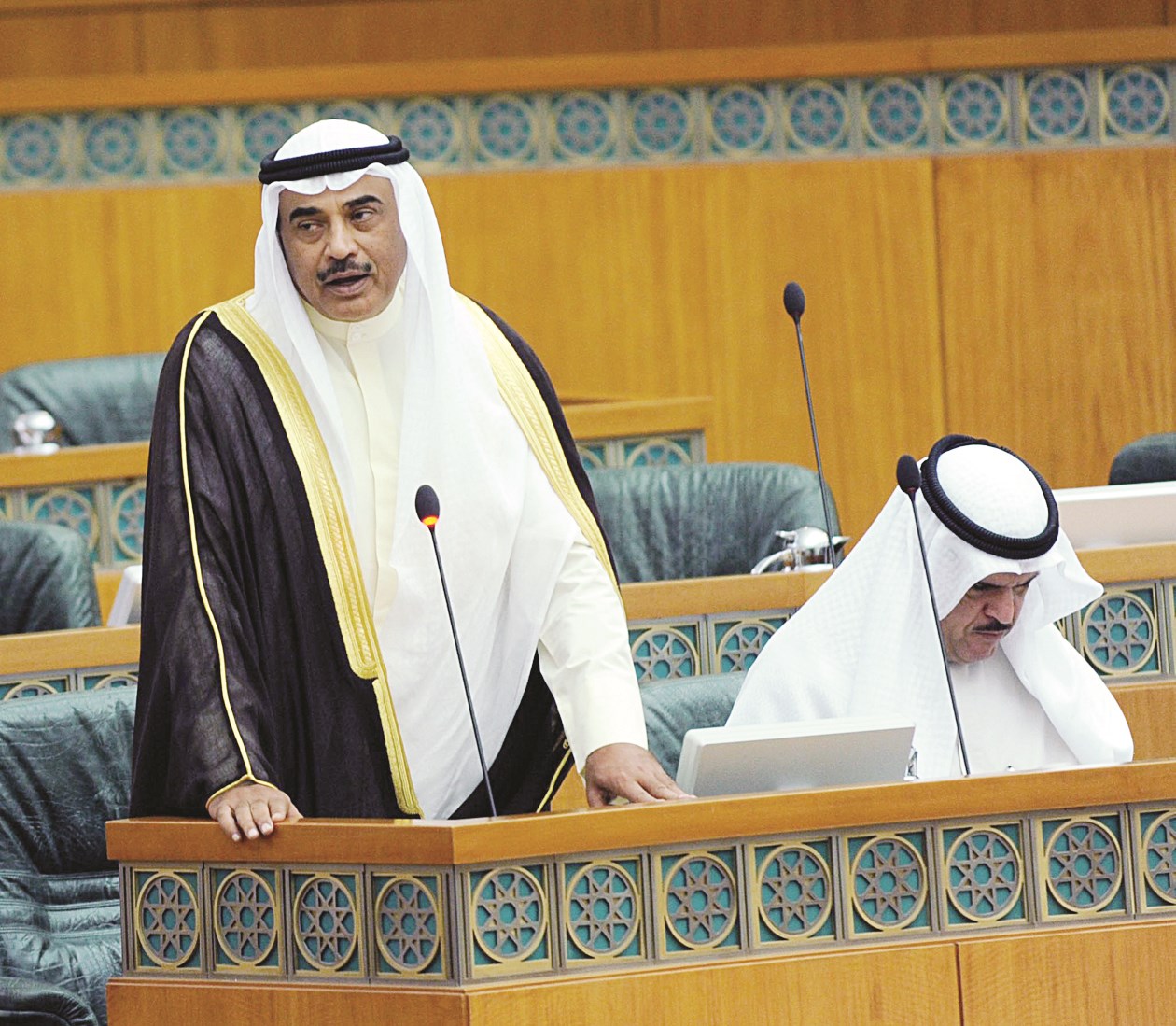 صباح الخالد يرد على سؤال لأحد النواب