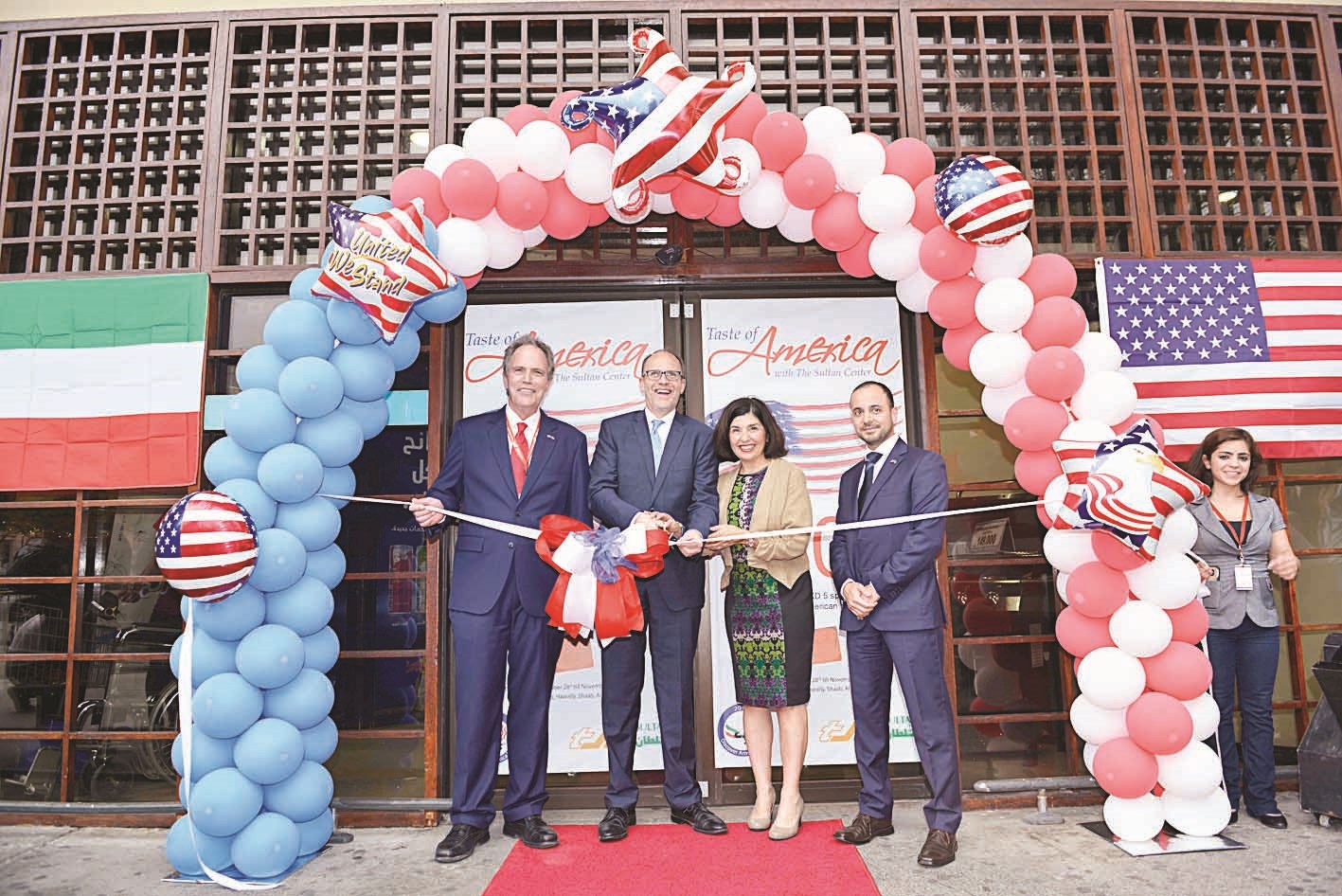 سيليمان وهامر وملاعب يقصّون شريط الافتتاح