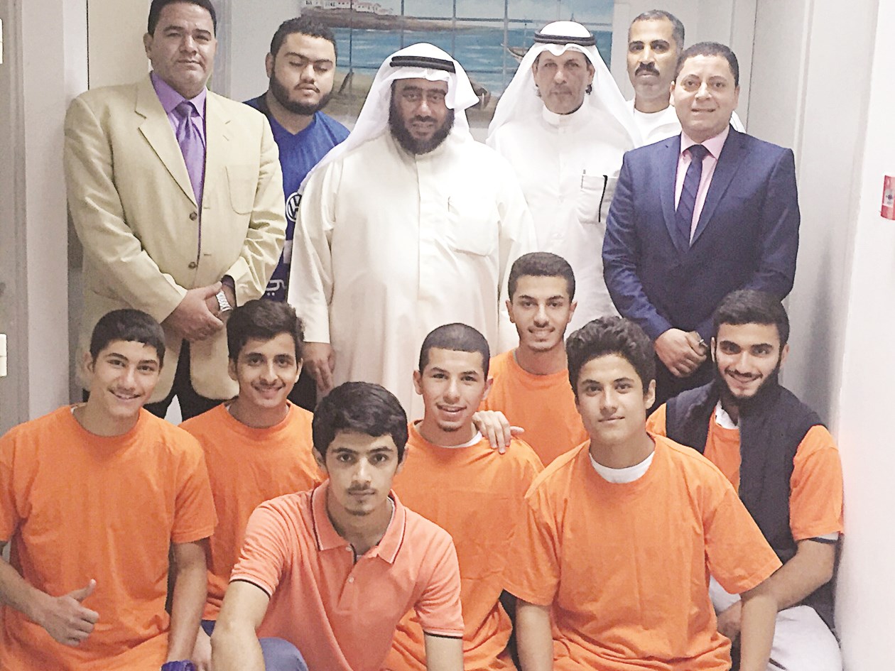 u0644u0642u0637u0629 u062cu0645u0627u0639u064au0629 u0644u0625u062fu0627u0631u0629 u0627u0644u0645u062fu0631u0633u0629 u0645u0639 u0627u0644u0641u0631u064au0642 u0627u0644u0641u0627u0626u0632