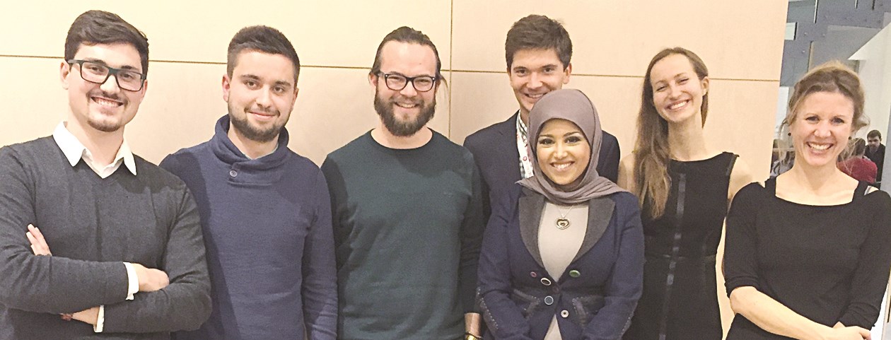 u0627u0644u062du0634u0627u0634 u062au062au0648u0633u0637 u0641u0631u064au0642u0647u0627 u0627u0644u0628u0648u0644u0646u062fu064a