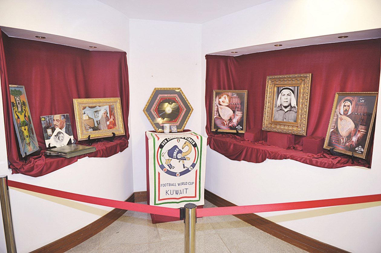 من المعروضات