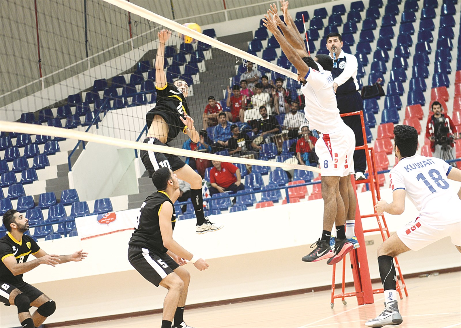 u062cu0648u0647u0631 u062au0623u0644u0642 u0641u064a u0627u0644u0644u0642u0627u0621 u0623u0645u0627u0645 u00abu0627u0644u0643u0648u064au062au00bb (u062au0635u0648u064au0631 u0623u0633u0639u062f u0639u0628u062f u0627u0644u0644u0647)