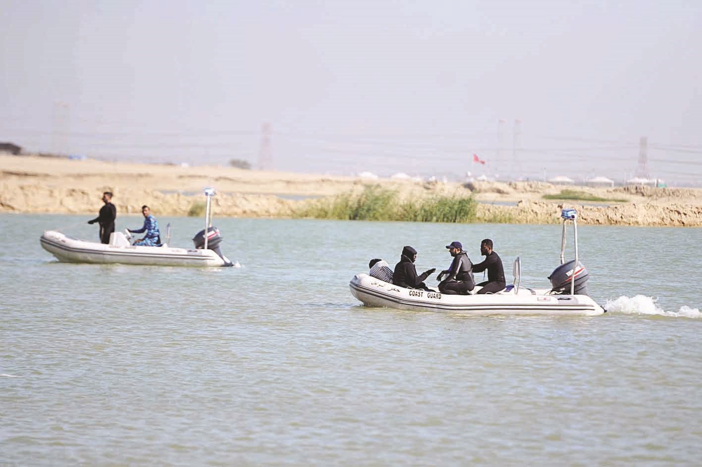 استخدام الزوارق المطاطية في عمليات الإنقاذ