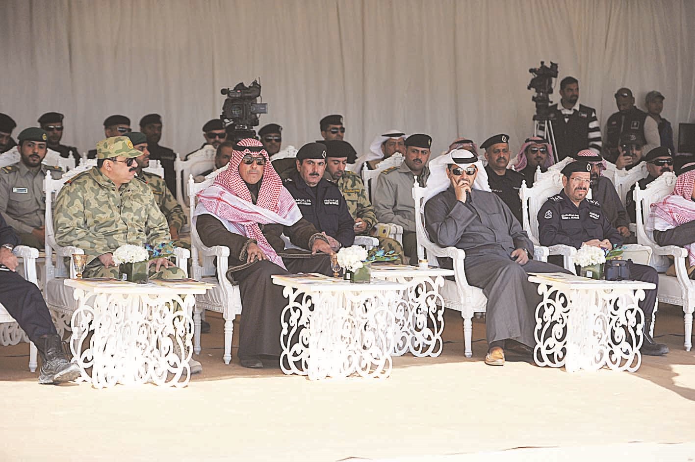 الوزير العبدالله والمحافظ الخالد والفريق الأنصاري واللواء الرفاعي يتابعون التمرين (تصوير نور هنداوي)