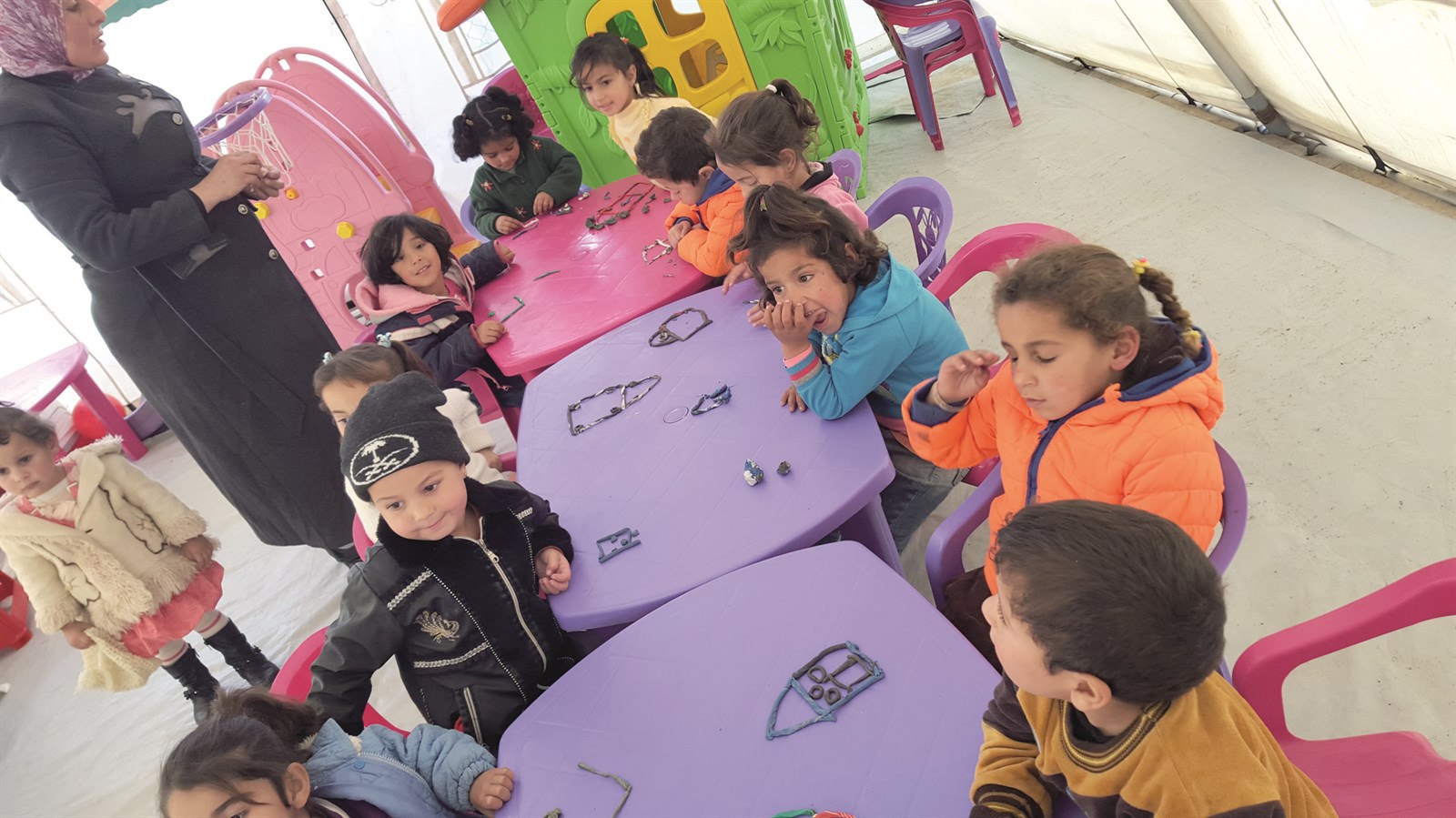 أطفال يكبرون في مراكز «اليونيسيف»