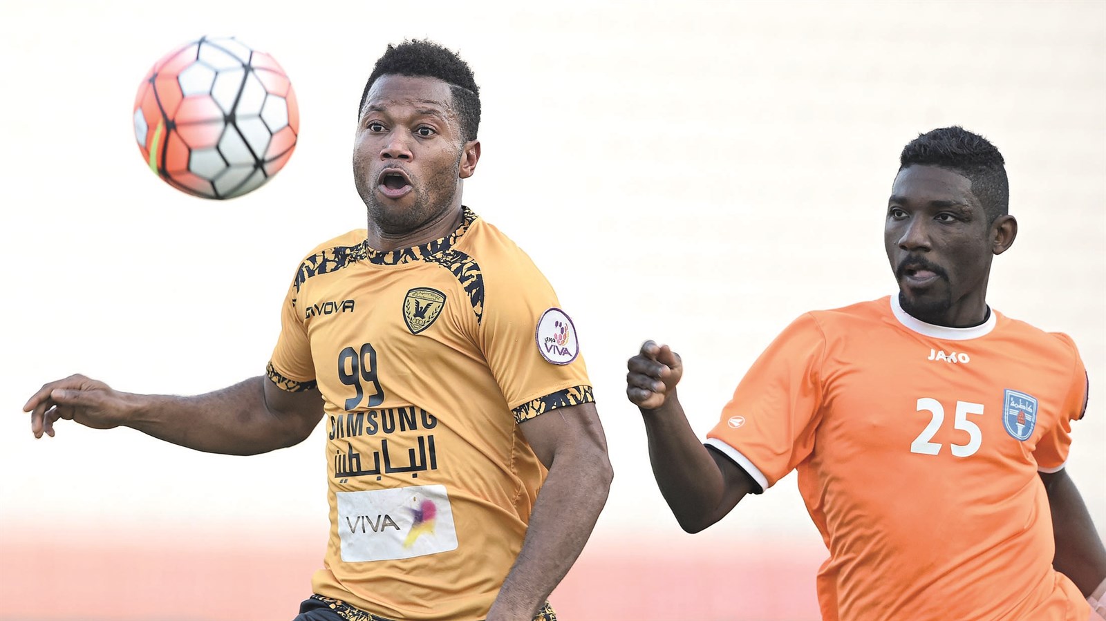 u0635u0644u0628u0648u062e u0644u0627u0639u0628 u0643u0627u0638u0645u0629 u0648u0633u0627u0644u0627u0645u0648 u0644u0627u0639u0628 u0627u0644u0642u0627u062fu0633u064au0629 u0641u064a u00abu0633u0628u0627u0642u00bb u0639u0644u0649 u0627u0644u0643u0631u0629 (u062au0635u0648u064au0631 u062cu0627u0633u0645 u0628u0627u0631u0648u0646)