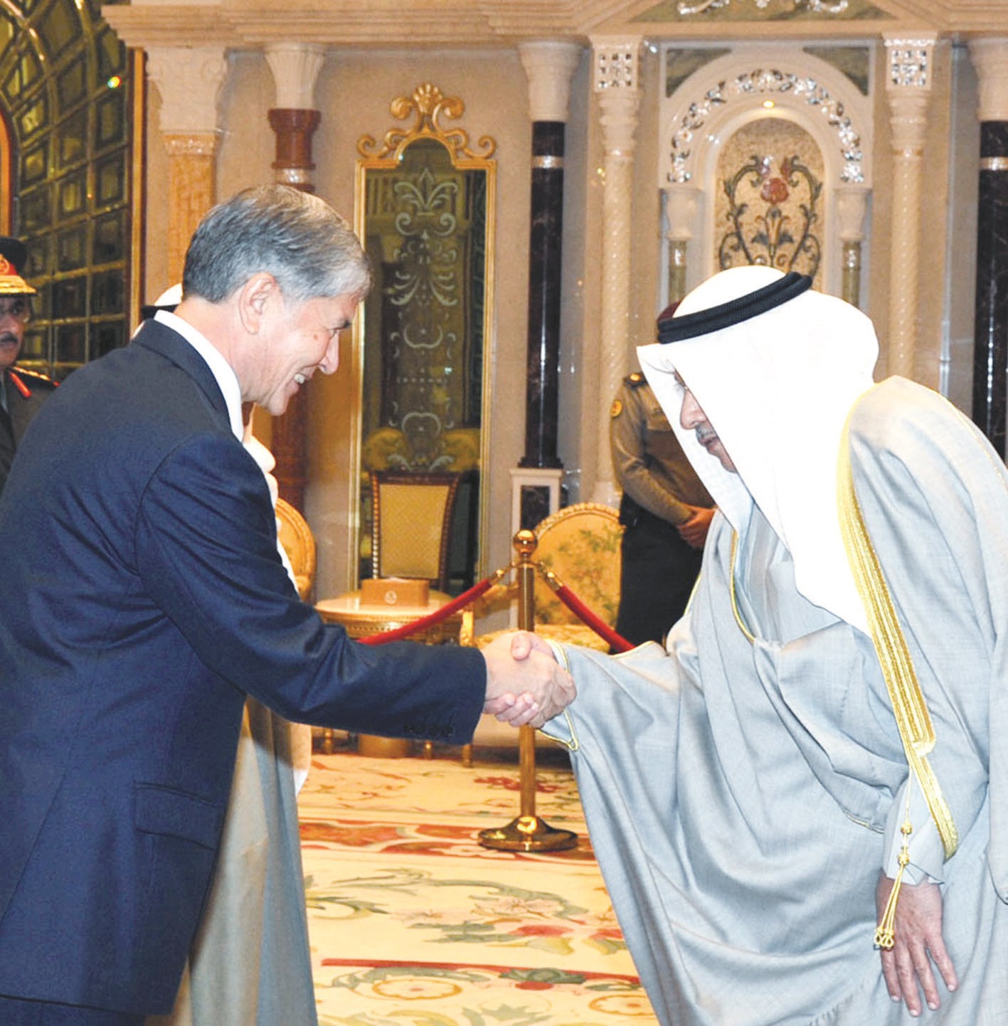 رئيس قرغيزستان مرحباً بخالد الجراح