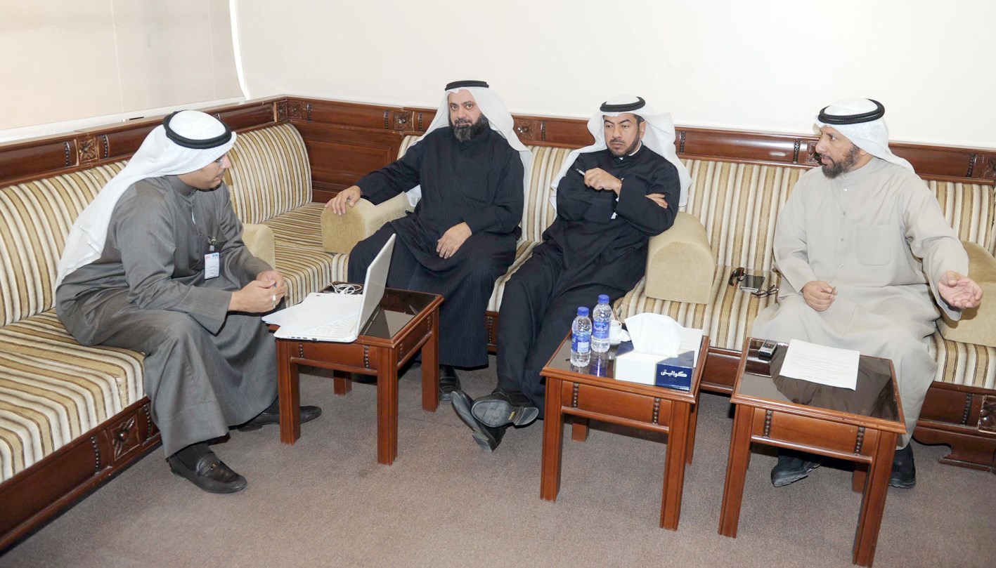 u0627u0644u0646u0648u0627u0628 u0627u0644u0633u0627u0628u0642u0648u0646 u0627u0644u0637u0628u0637u0628u0627u0626u064a u0648u0627u0644u062fu0642u0628u0627u0633u064a u0648u0627u0644u0639u0645u064au0631u064a u064au062au062du062fu062bu0648u0646 u0644u0644u0632u0645u064au0644 u0648u0644u064au062f u0627u0644u0647u0648u0644u0627u0646 (u062au0635u0648u064au0631 u0632u0643u0631u064au0627 u0639u0637u064au0629)