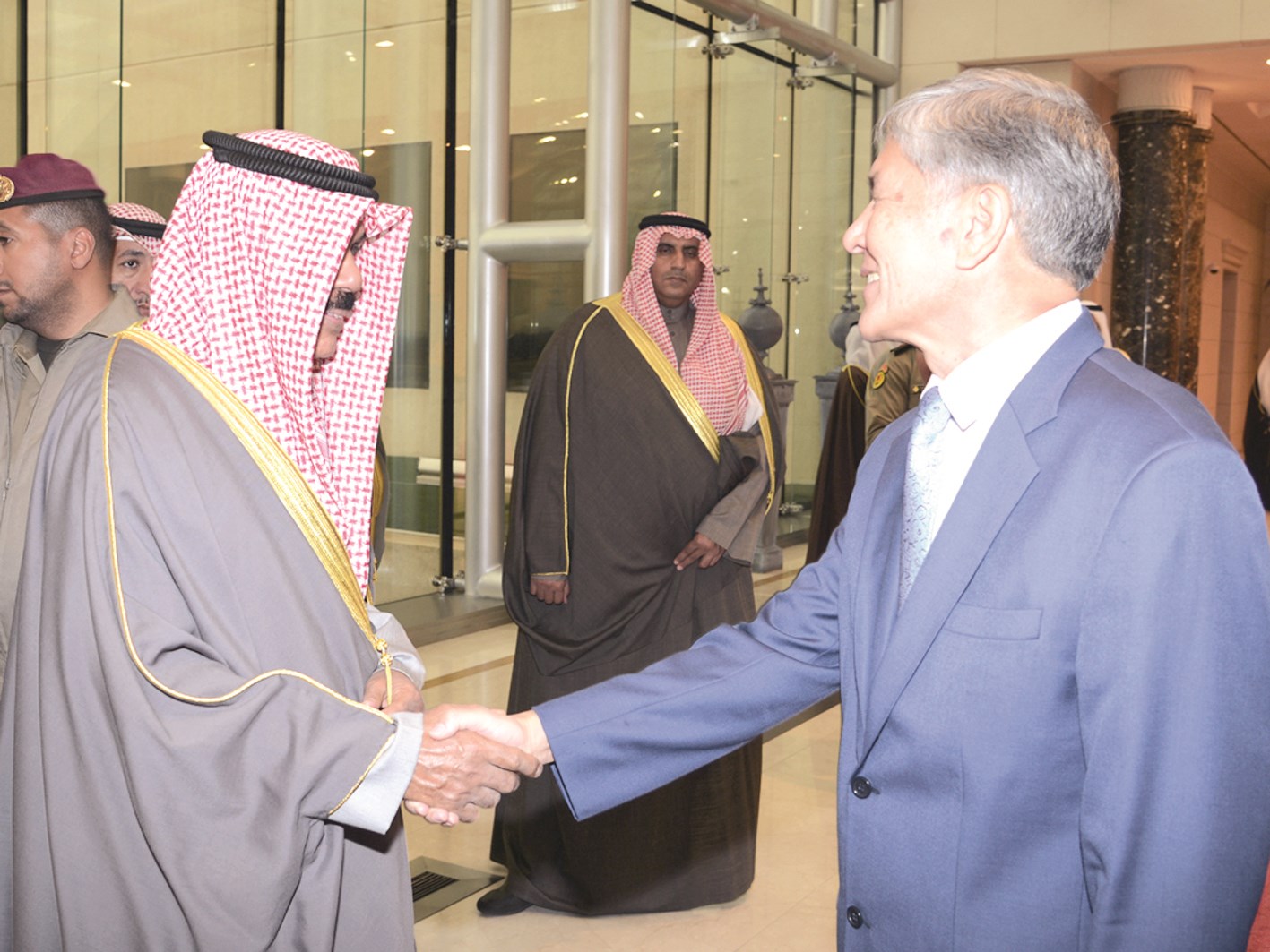 اتامباييف مودعاً ولي العهد