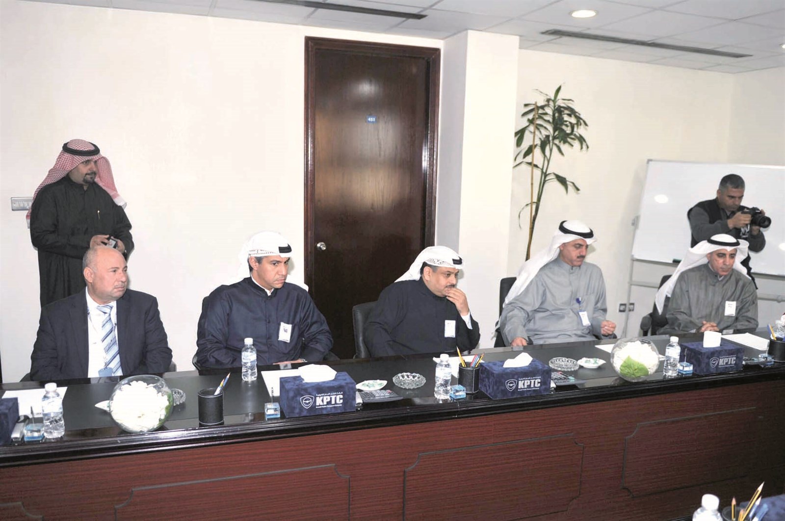 جانب من المؤتمر الصحافي