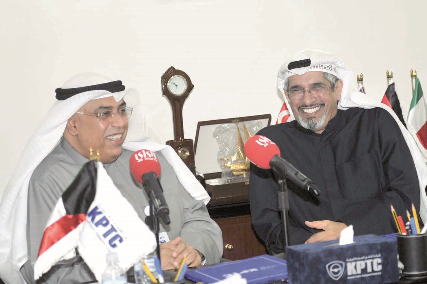 الجلاهمة والحبيل عقب توقيع العقد