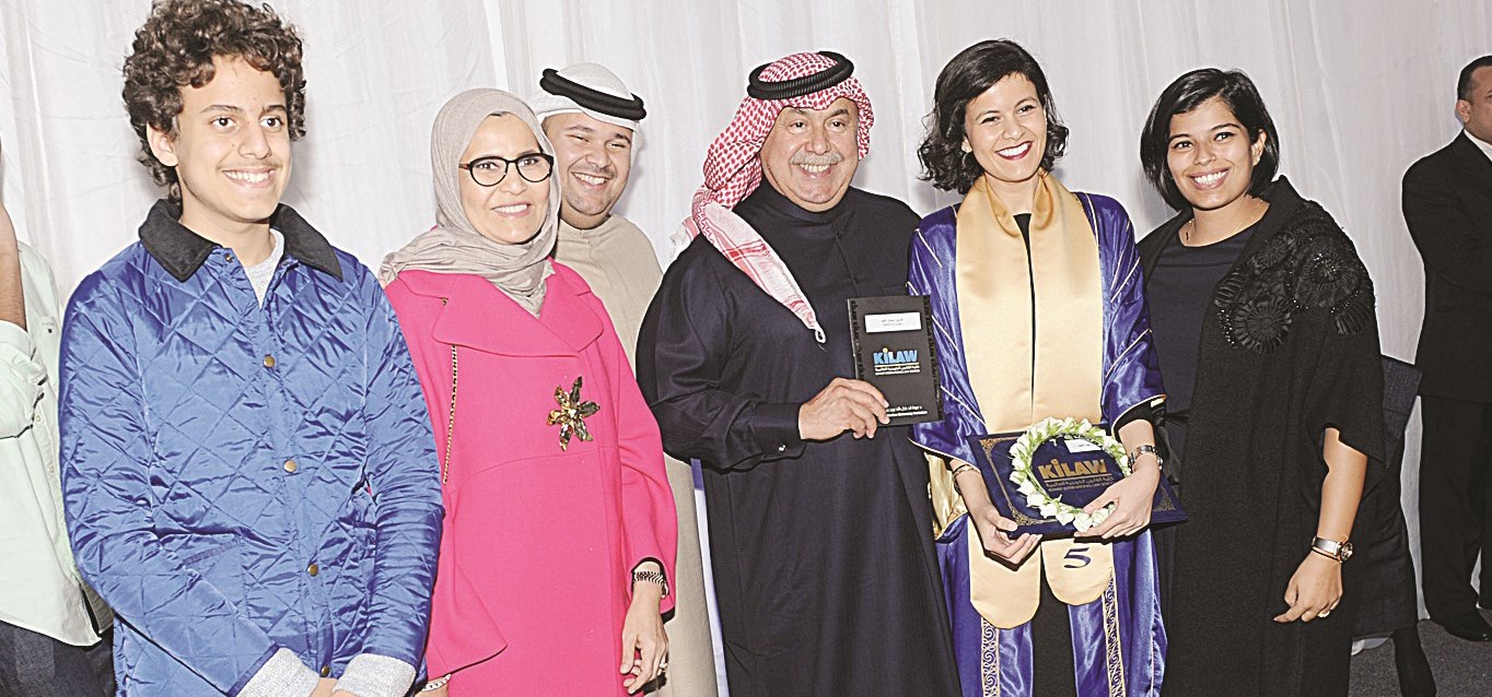 الفريق سليمان الفهد يحتفل بتخرج ابنته