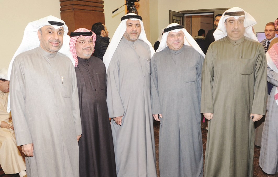 u0643u0645u0627u0644 u0645u062au0648u0633u0637u0627 u0628u0639u0636 u0623u0647u0627u0644u064a u0645u0646u0637u0642u0629 u0627u0644u062fu0633u0645u0629 (u062au0635u0648u064au0631 u0637u0627u0631u0642 u0639u0632 u0627u0644u062fu064au0646)