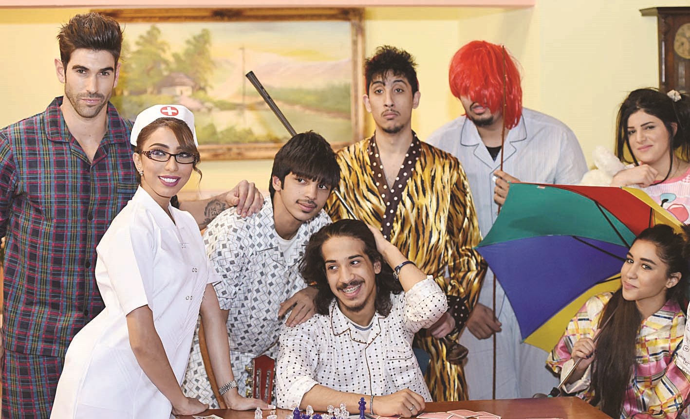 u062fu0646u064au0627 u0628u0637u0645u0629 u0645u0639 u0641u0631u064au0642 u0639u0645u0644 u0627u0644u0641u064au062fu064au0648 u0643u0644u064au0628