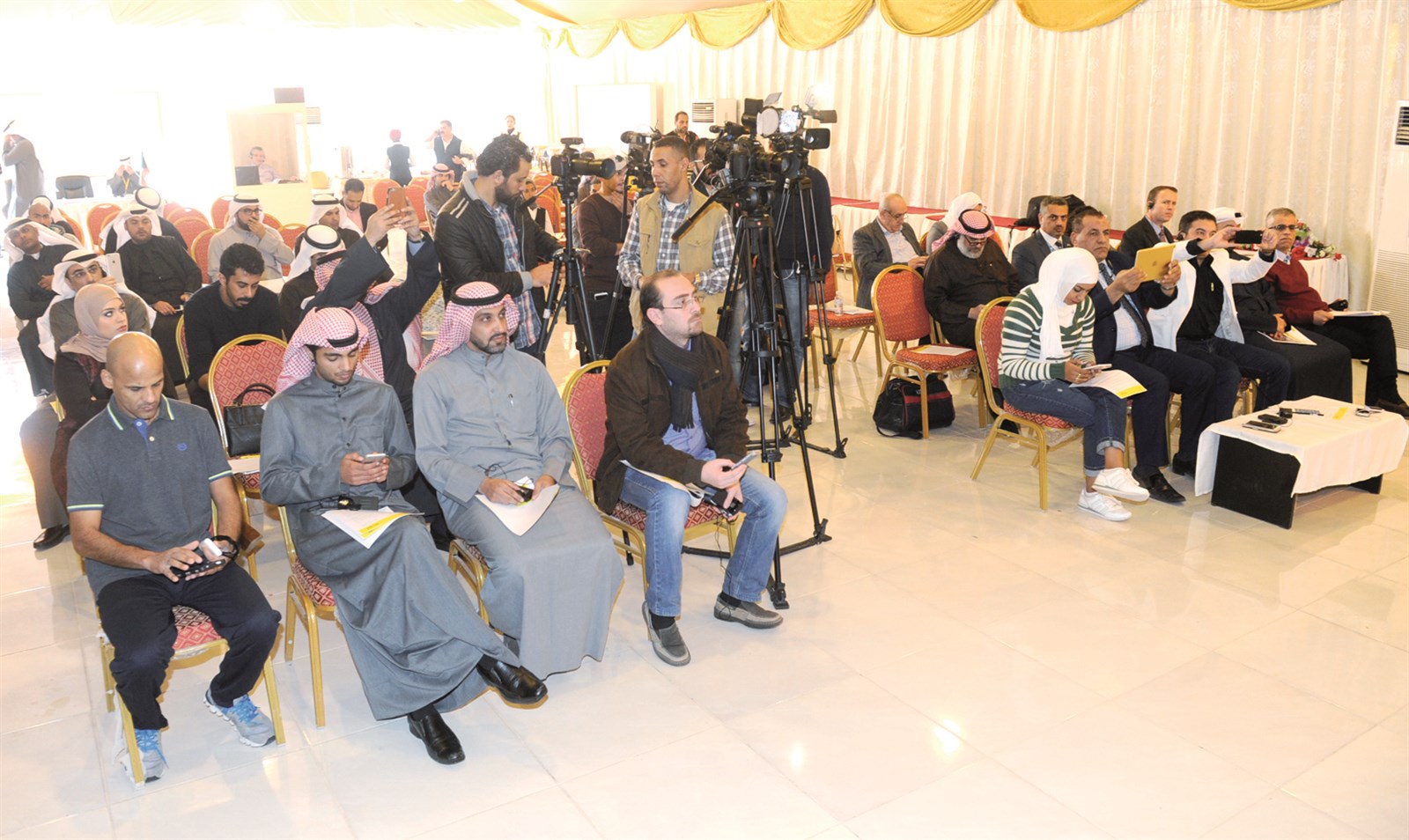 جانب من الحضور الصحافي