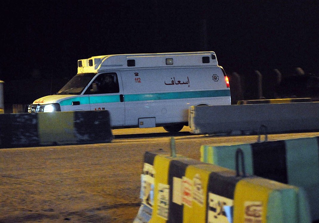 سيارة إسعاف كانت تنتظر المفرَج عنهم في العبدلي