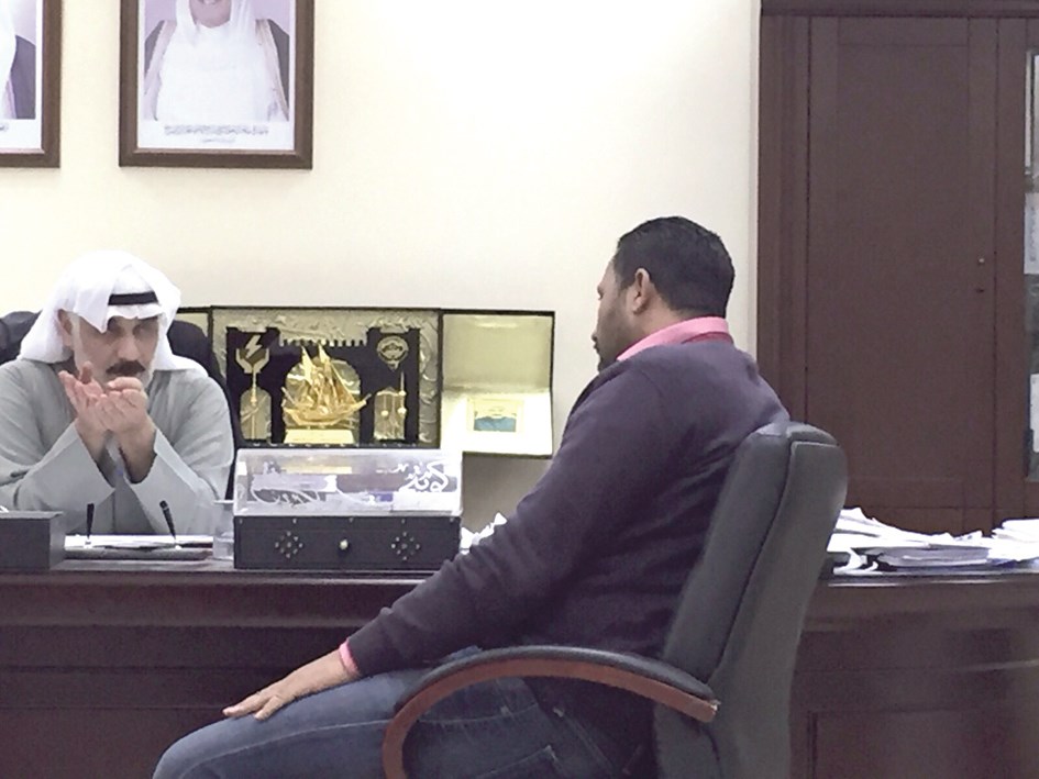 اللنقاوي يتحدث للزميل علي العلاس