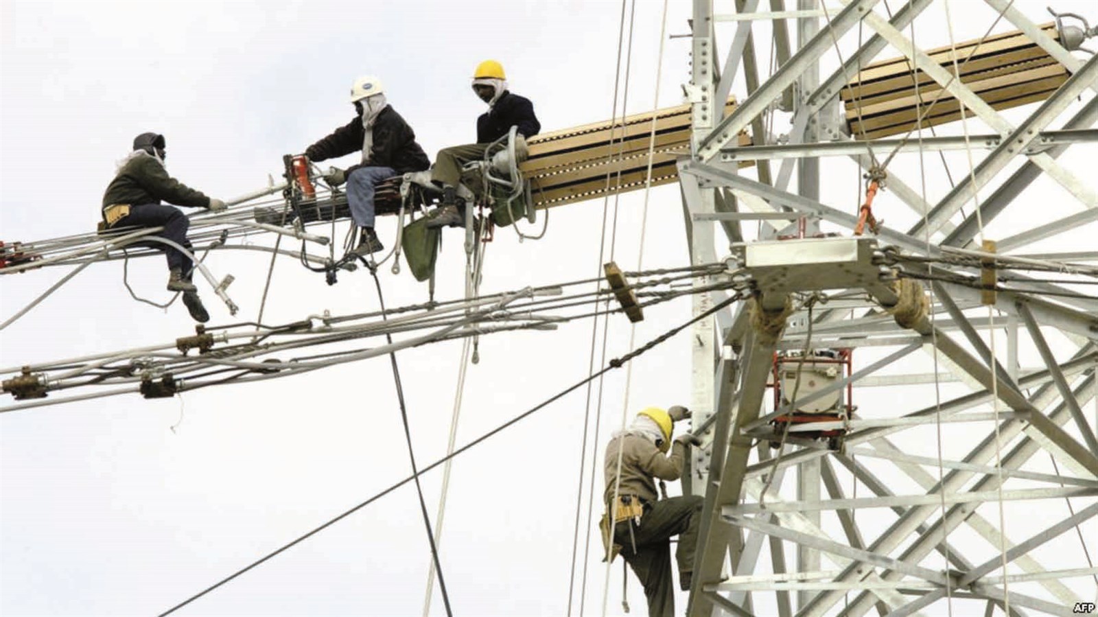 u0627u0644u0645u0634u0627u0631u064au0639 u0627u0644u0643u0647u0631u0628u0627u0626u064au0629 u0645u062au0648u0627u0635u0644u0629 u0639u0644u0649 u0642u062fu0645 u0648u0633u0627u0642