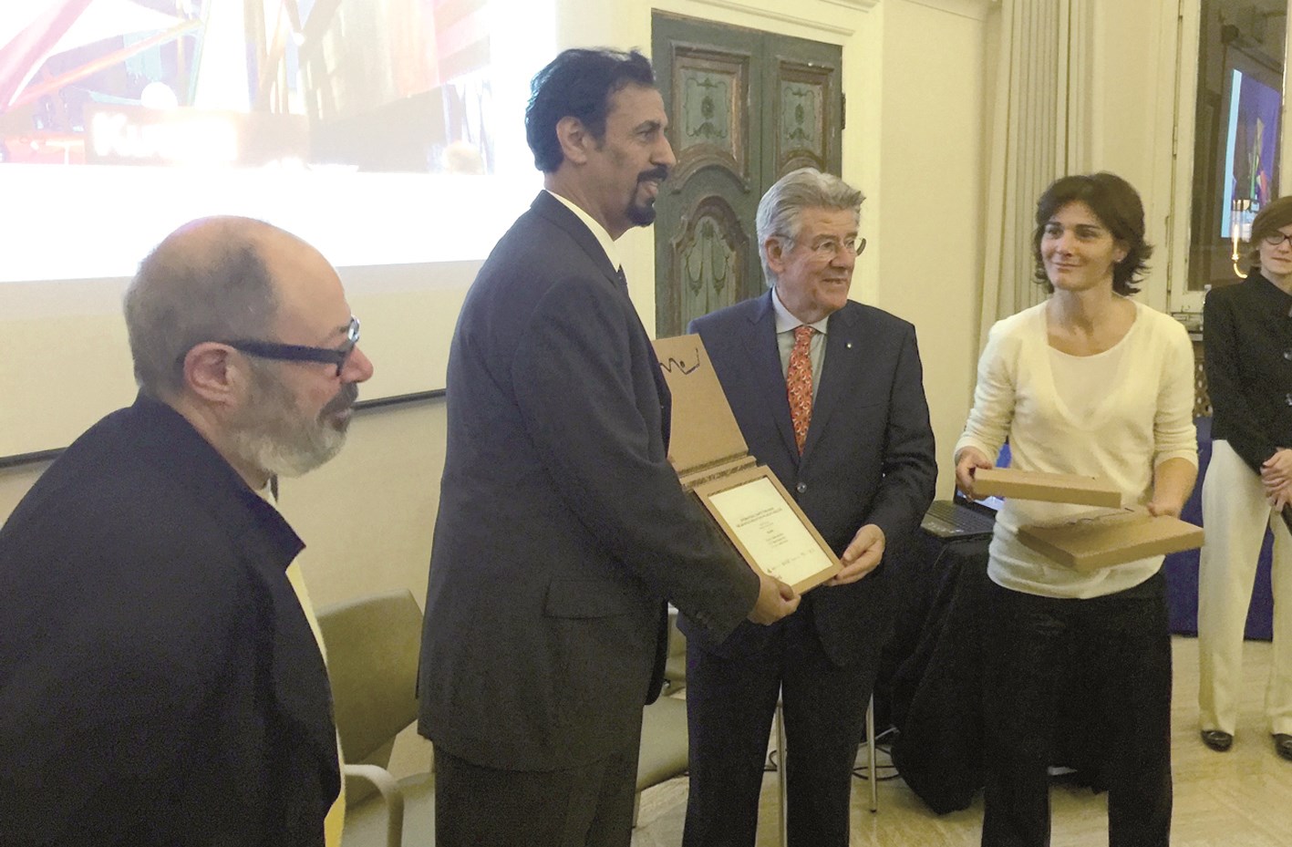 u0627u0644u0633u0641u064au0631 u062eu0627u0644u062f u064au062au0633u0644u0645 u0627u0644u062cu0627u0626u0632u0629