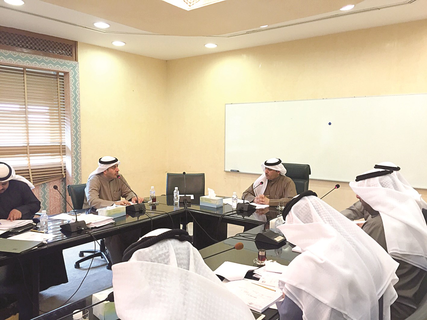 جانب من اجتماع اللجنة