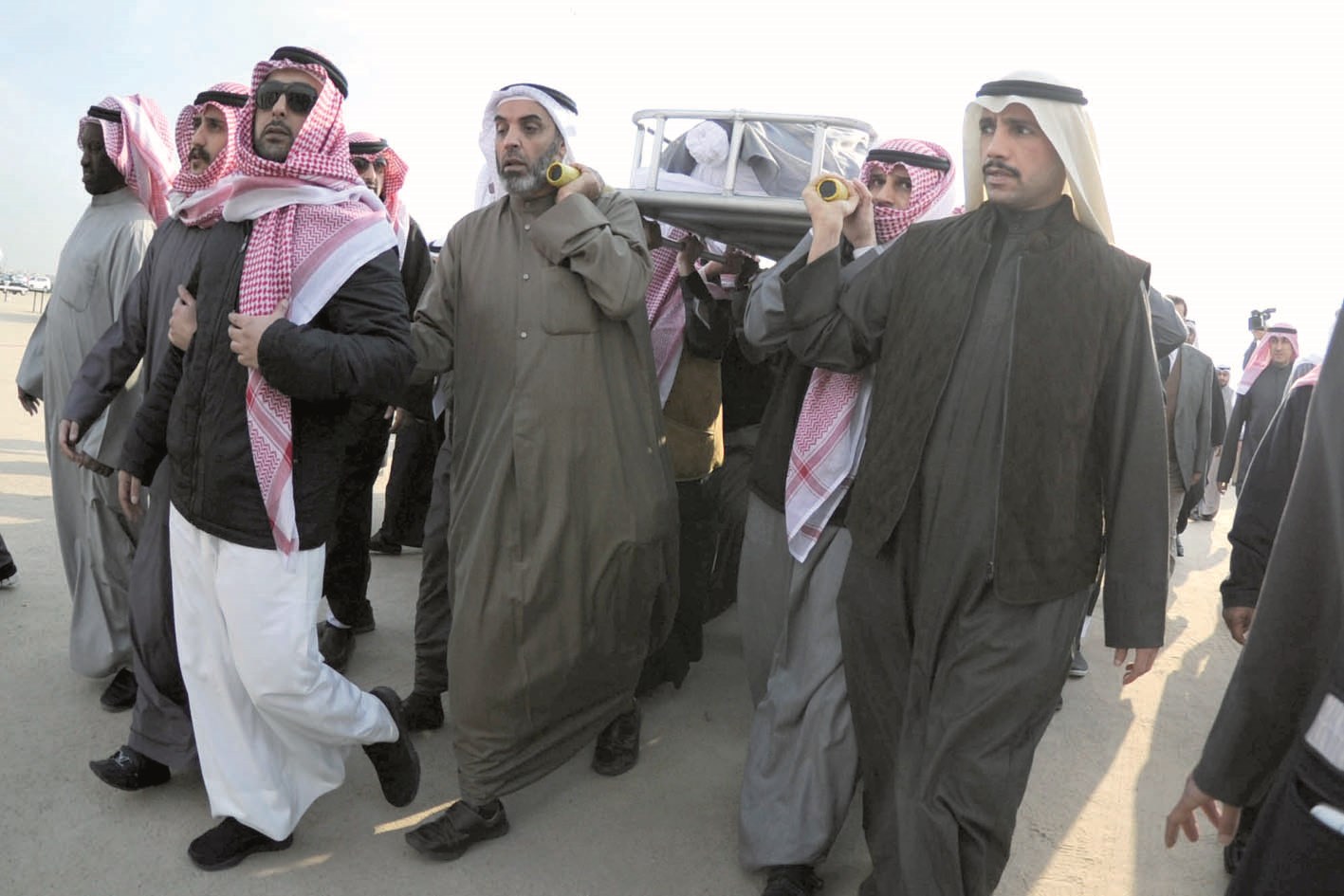 u062cu062bu0645u0627u0646 u0627u0644u0641u0636u0644 u0645u0634u064au0651u0639u0627 u0625u0644u0649 u0645u062bu0648u0627u0647 u0627u0644u0623u062eu064au0631