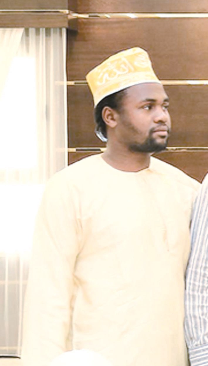 u0627u0644u0643u0627u0646u062fu0648 u0648u0627u0644u0643u0648u0641u064au0629... u0627u0644u0644u0628u0627u0633 u0627u0644u062au0642u0644u064au062fu064a u0644u062cu0632u0631 u0627u0644u0642u0645u0631