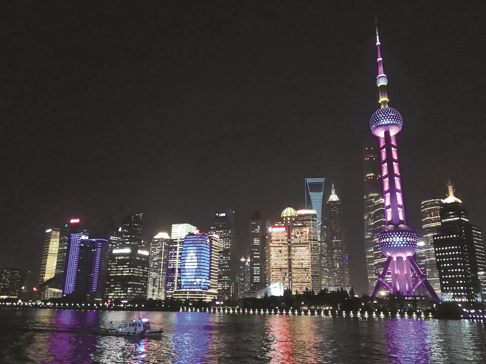 u00abu0628u0631u062c u0627u0644u0644u0624u0644u0624 u0627u0644u0634u0631u0642u064au00bb u0648u0645u0628u0627u0646 u0623u062eu0631u0649 u0641u064a u062du064a u0628u0648u062fu0648u0646u063a u0639u0644u0649 u0646u0647u0631 u0647u0648u0627u0646u063a u0628u0648 u0641u064a u0634u0646u063au0647u0627u064a