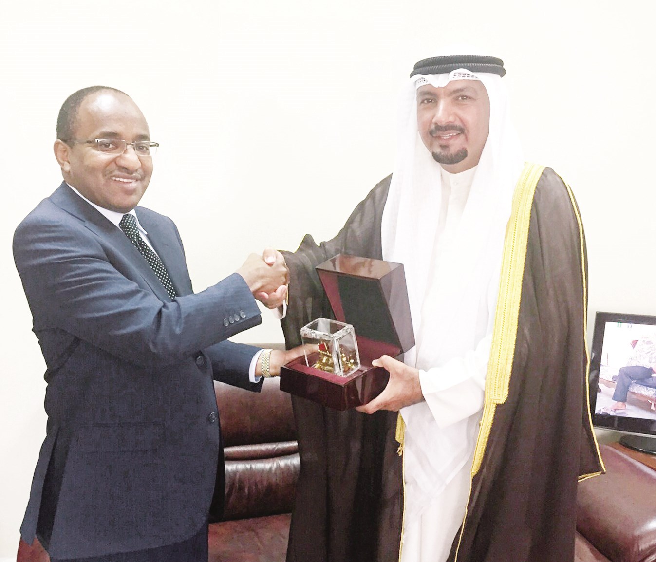 u0627u0644u0646u0627u062cu0645 u0645u0639 u0648u0632u064au0631 u0627u0644u062fu0641u0627u0639 u0627u0644u062au0646u0632u0627u0646u064a u062du0633u064au0646 u0645u0648u064au0646u064a