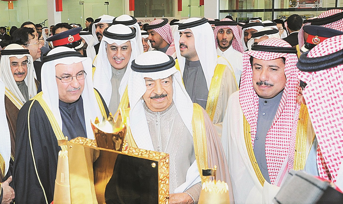 u0631u0626u064au0633 u0648u0632u0631u0627u0621 u0627u0644u0628u062du0631u064au0646 u0645u0639 u0639u0632u0627u0645 u0627u0644u0635u0628u0627u062d u062eu0644u0627u0644 u0627u0641u062au062au0627u062d u0645u062fu064au0646u0629 u0627u0644u062au0646u064au0646