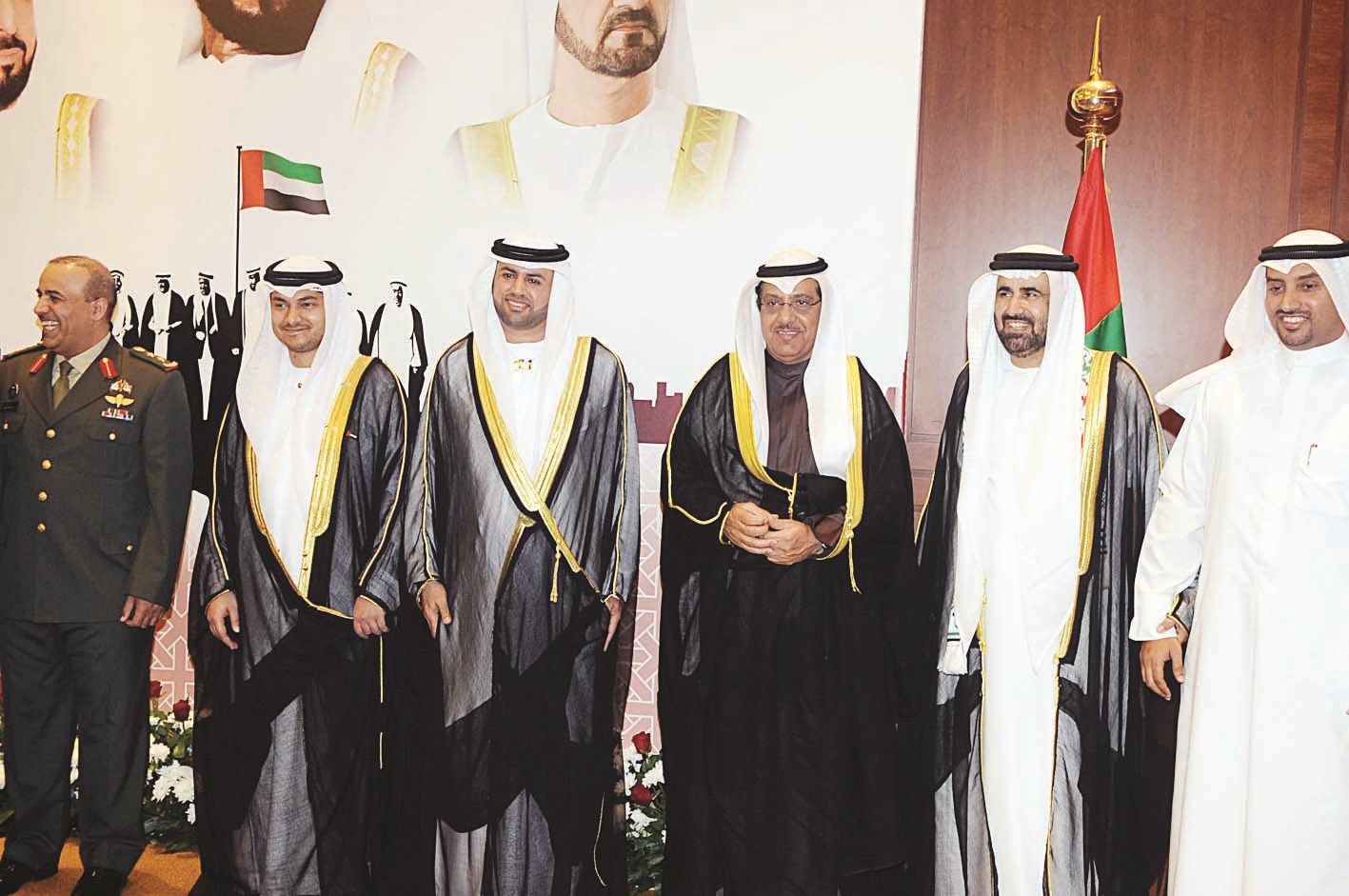 الخرينج والسفير الإماراتي وأركان السفارة                 (تصوير كرم ذياب)