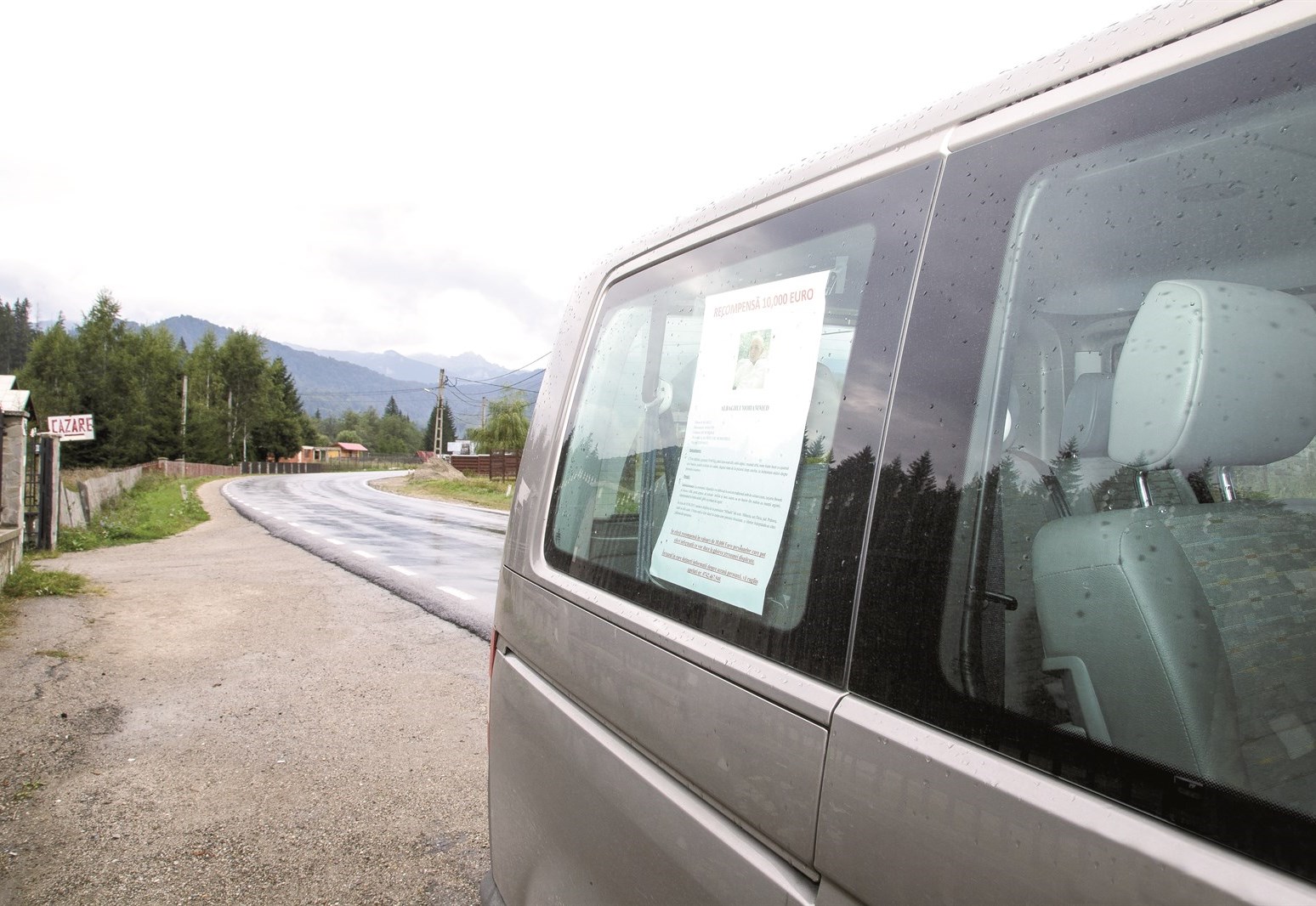 إعلان على إحدى الحافلات عممته الشرطة الرومانية للبحث عن البغلي