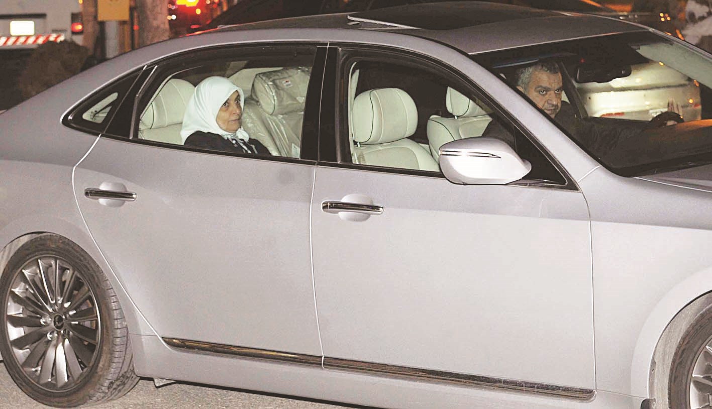 ... وتغادر موقع الحفل