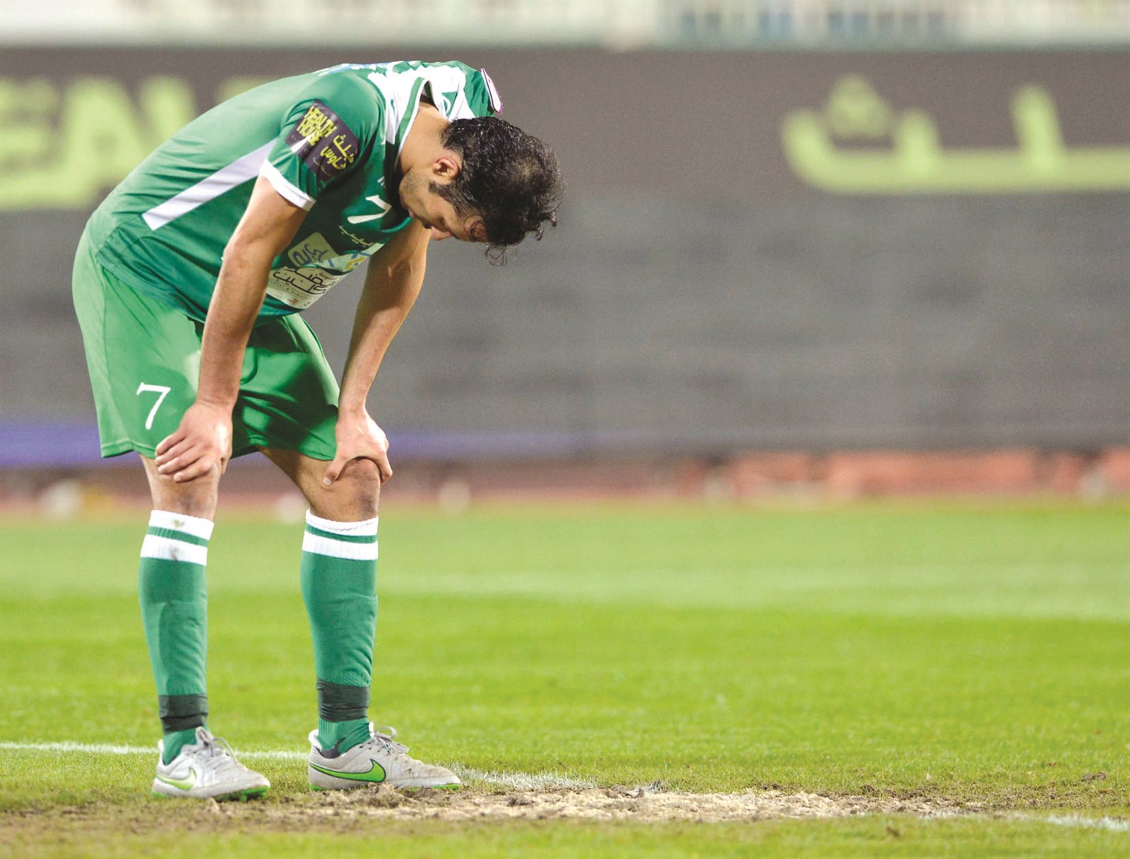 u0627u0644u0639u0631u0628u064a u0641u0634u0644 u0645u062cu062fu0651u062fu0627u064b u0641u064a u062du0633u0645 u0645u0628u0627u0631u064au0627u062a u0627u0644u0642u0645u0629  (u0627u0644u0623u0632u0631u0642 u062fu0648u062a u0643u0648u0645)