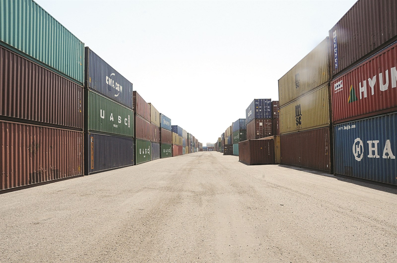 u0645u0646 u064au062du0645u064a u0623u0631u0627u0636u064a u0627u0644u062fu0648u0644u0629 u0641u064a u0627u0644u0645u0648u0627u0646u0626u061f    (u062au0635u0648u064au0631 u0637u0627u0631u0642 u0639u0632 u0627u0644u062fu064au0646)