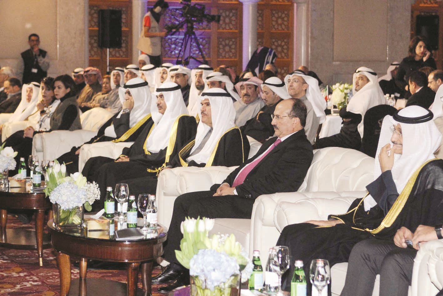 u0643u0628u0627u0631 u0627u0644u0645u0633u0624u0648u0644u064au0646 u0648u0627u0644u062du0636u0648u0631 u064au062au0627u0628u0639u0648u0646 u0648u0642u0627u0626u0639 u0627u0644u0645u0624u062au0645u0631