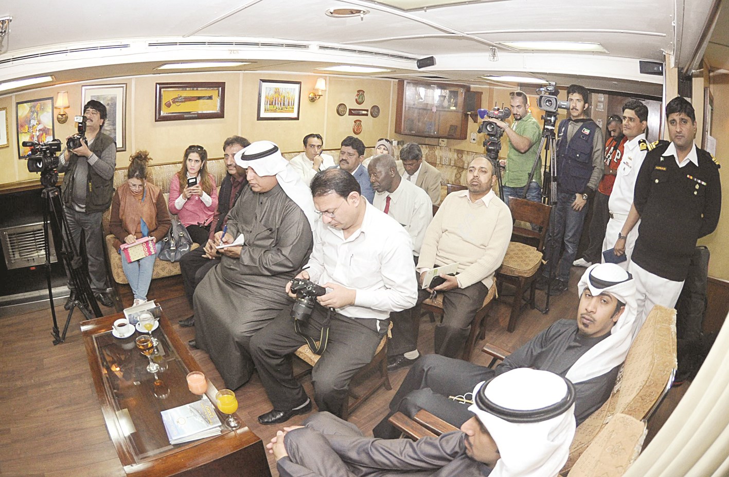 جانب من المؤتمر الصحافي